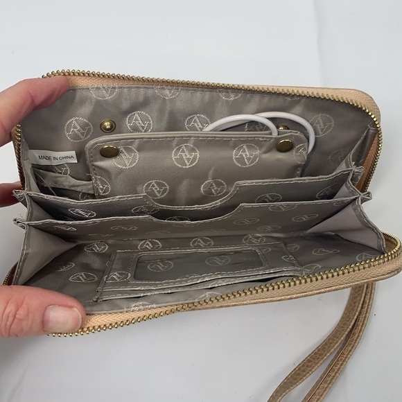 Adrienne Vittadini Phone Charging 3/4 Zip Accordion Wallet-Gold Vegan Leather - Picture 4 of 11